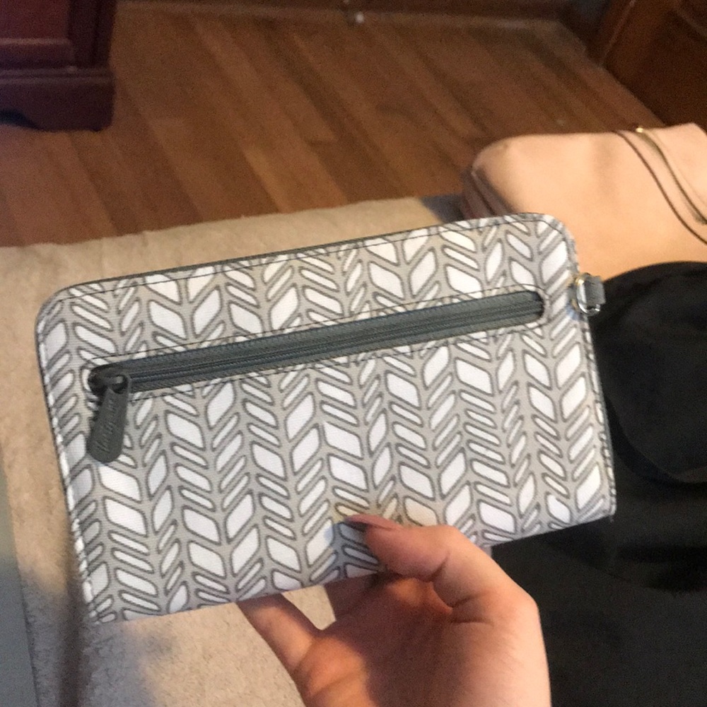 Selling 31 wallet